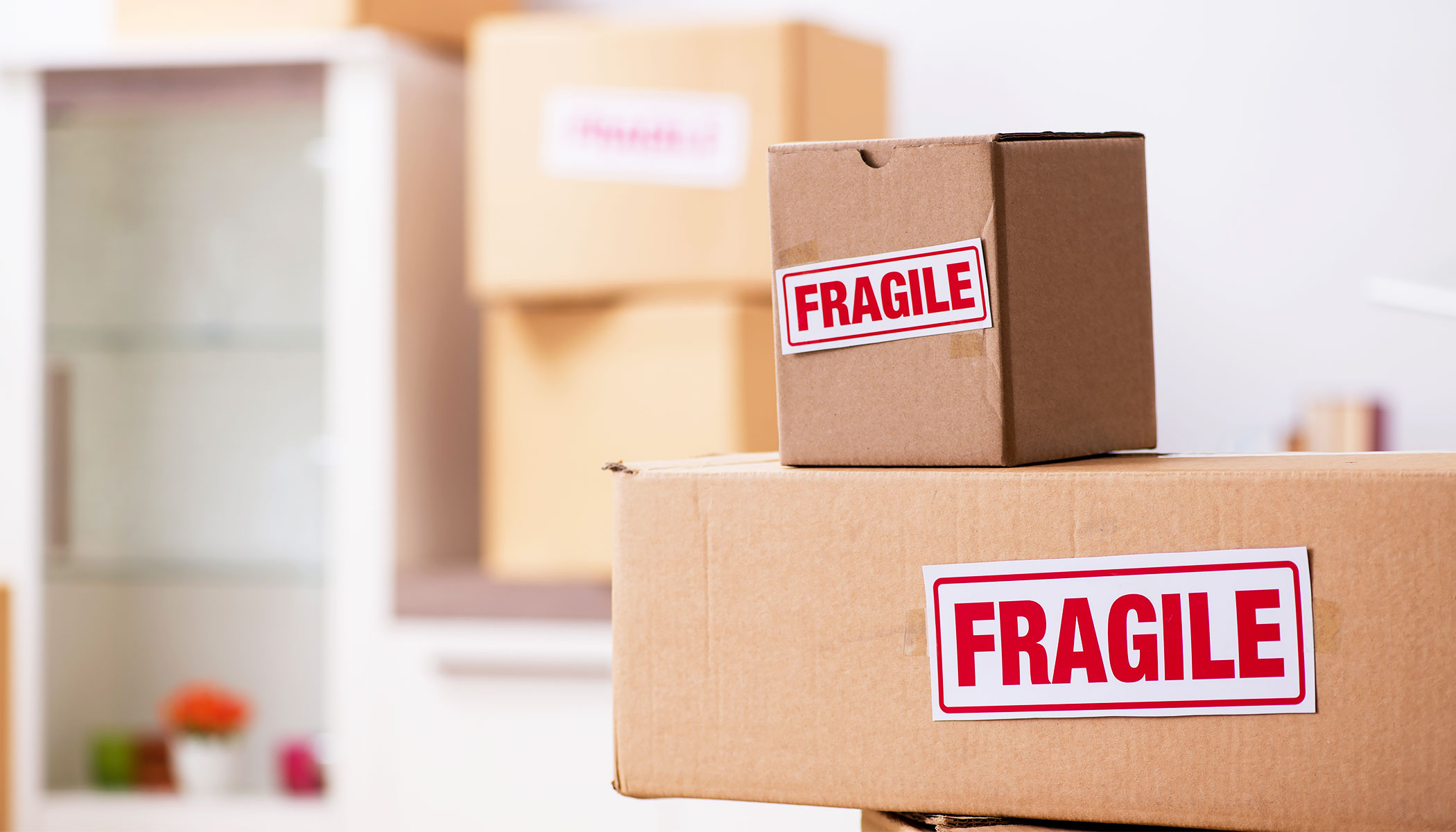 FRAGILE BOXES: HOW TO PACK THEM